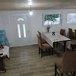Bujtina Sherifaj Han/Misafirhane *