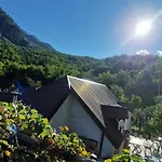 Bujtina Sherifaj * Valbone