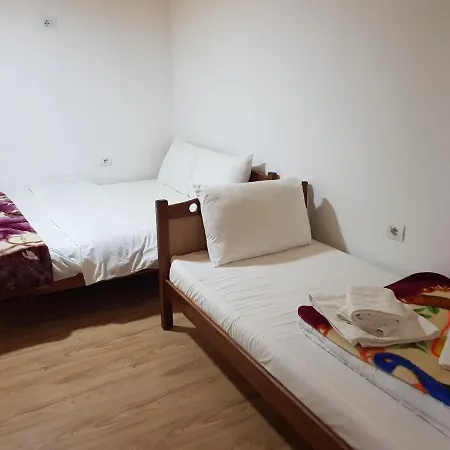 بيت ريفي Bujtina Sherifaj فالبني