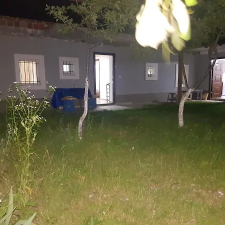 Bujtina Sherifaj * فالبني