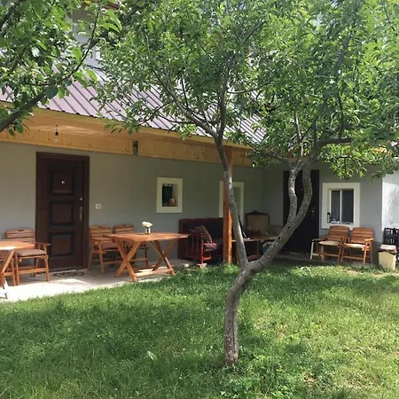 Bujtina Sherifaj بيت ريفي
