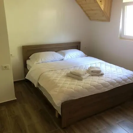 Bujtina Sherifaj بيت ريفي