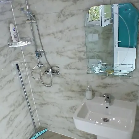 Bujtina Sherifaj بيت ريفي فالبني