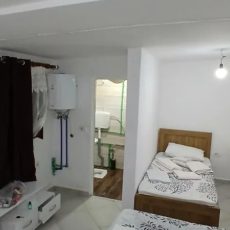 Bujtina Sherifaj فالبني