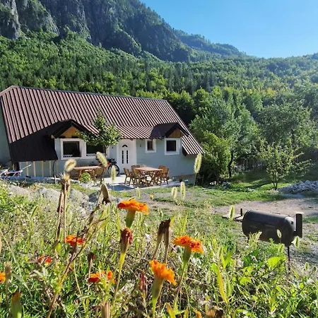 Bujtina Sherifaj بيت ريفي *