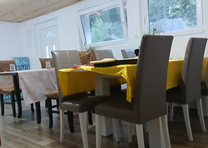 Bujtina Sherifaj イン *