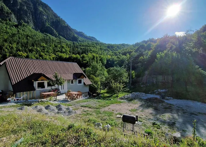 Bujtina Sherifaj イン