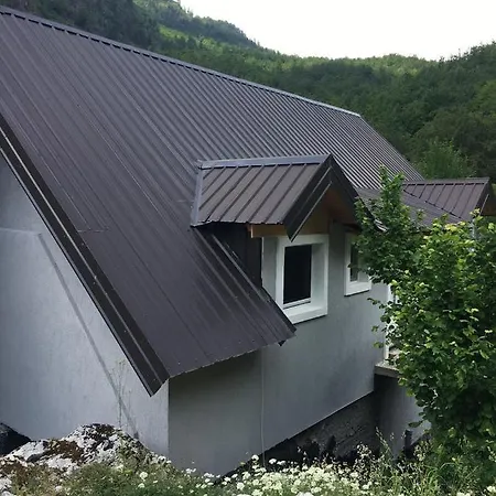 Bujtina Sherifaj Penzion *