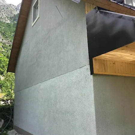 Bujtina Sherifaj * Valbone