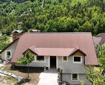 Bujtina Sherifaj 宾馆
