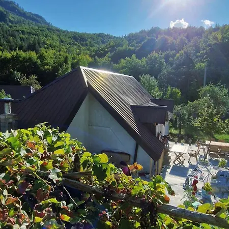 Bujtina Sherifaj * Valbona