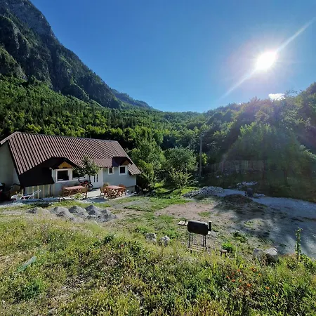 Bujtina Sherifaj Мини-отель