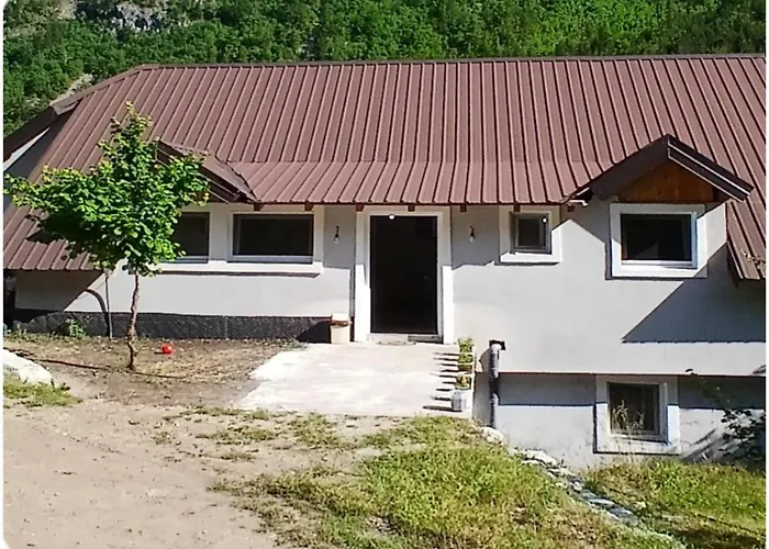 Bujtina Sherifaj Estalagem Valbonne